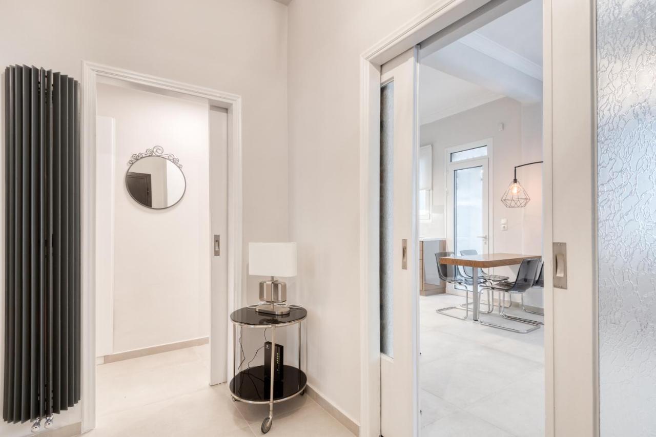 Modern 2-Bedroom Apt, 200M From The Acropolis Athens Exterior photo
