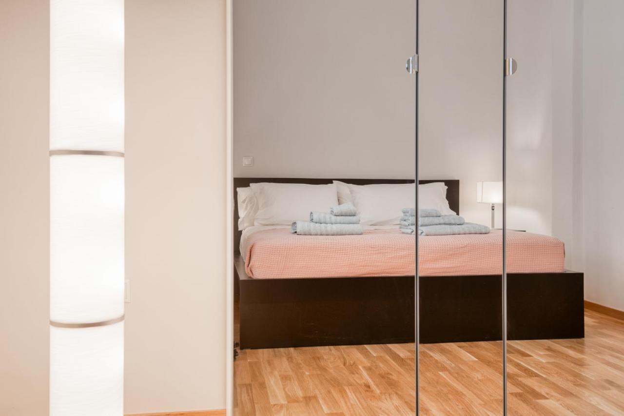 Modern 2-Bedroom Apt, 200M From The Acropolis Athens Exterior photo