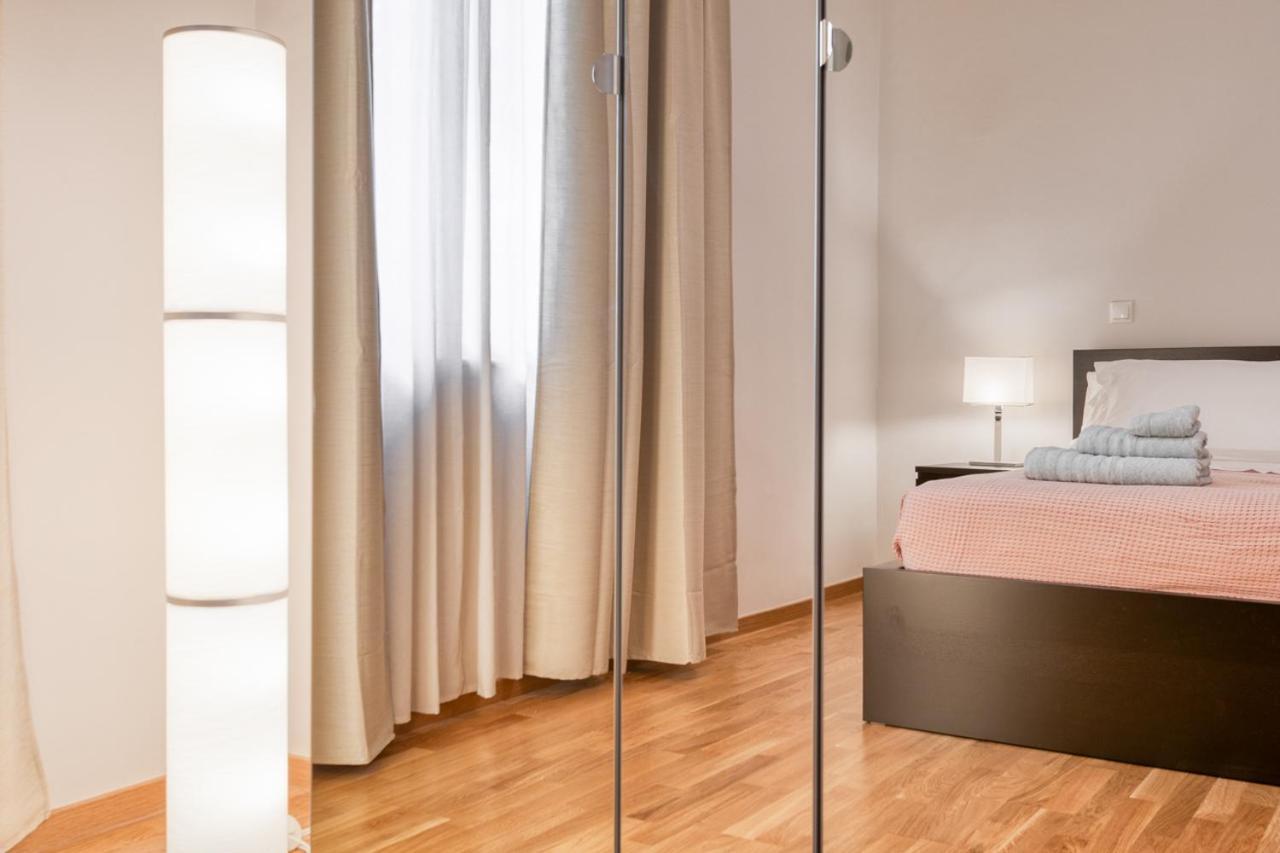 Modern 2-Bedroom Apt, 200M From The Acropolis Athens Exterior photo