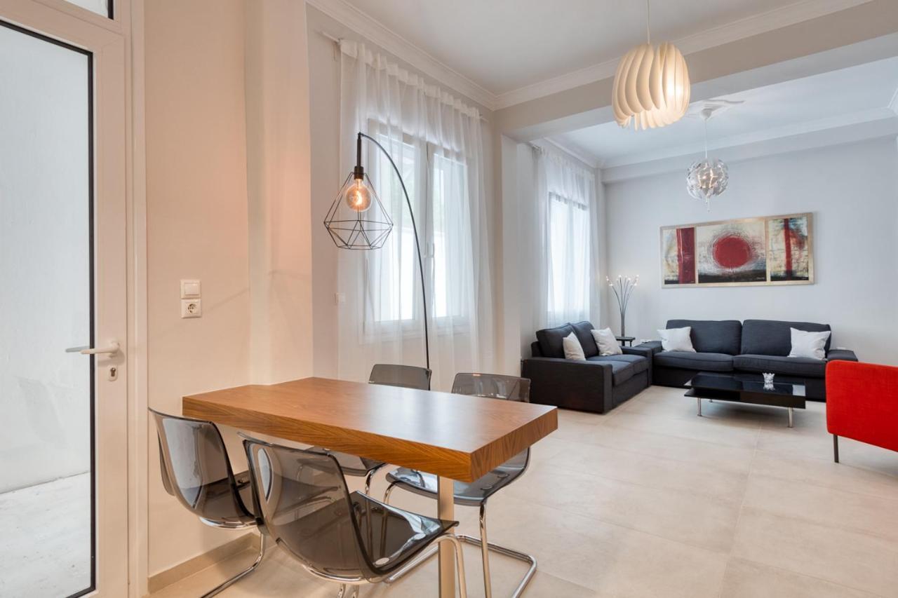 Modern 2-Bedroom Apt, 200M From The Acropolis Athens Exterior photo